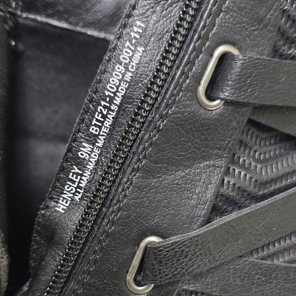 BareTraps Hensley Black 9M Lug Boots Stacked Heel - Picture 2 of 13